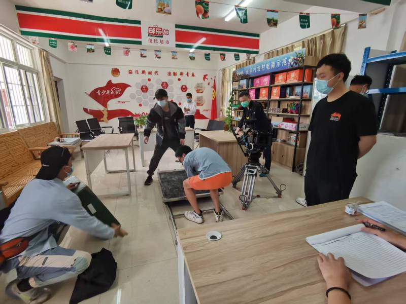 稻城县广告片拍摄公司：极简主义践行者，少即是多的视觉哲学